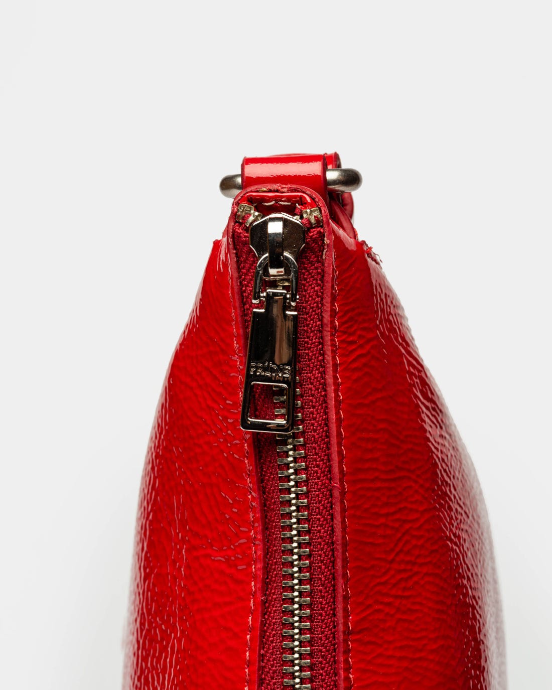 Bandolera Pocket en cuero charol arrugado