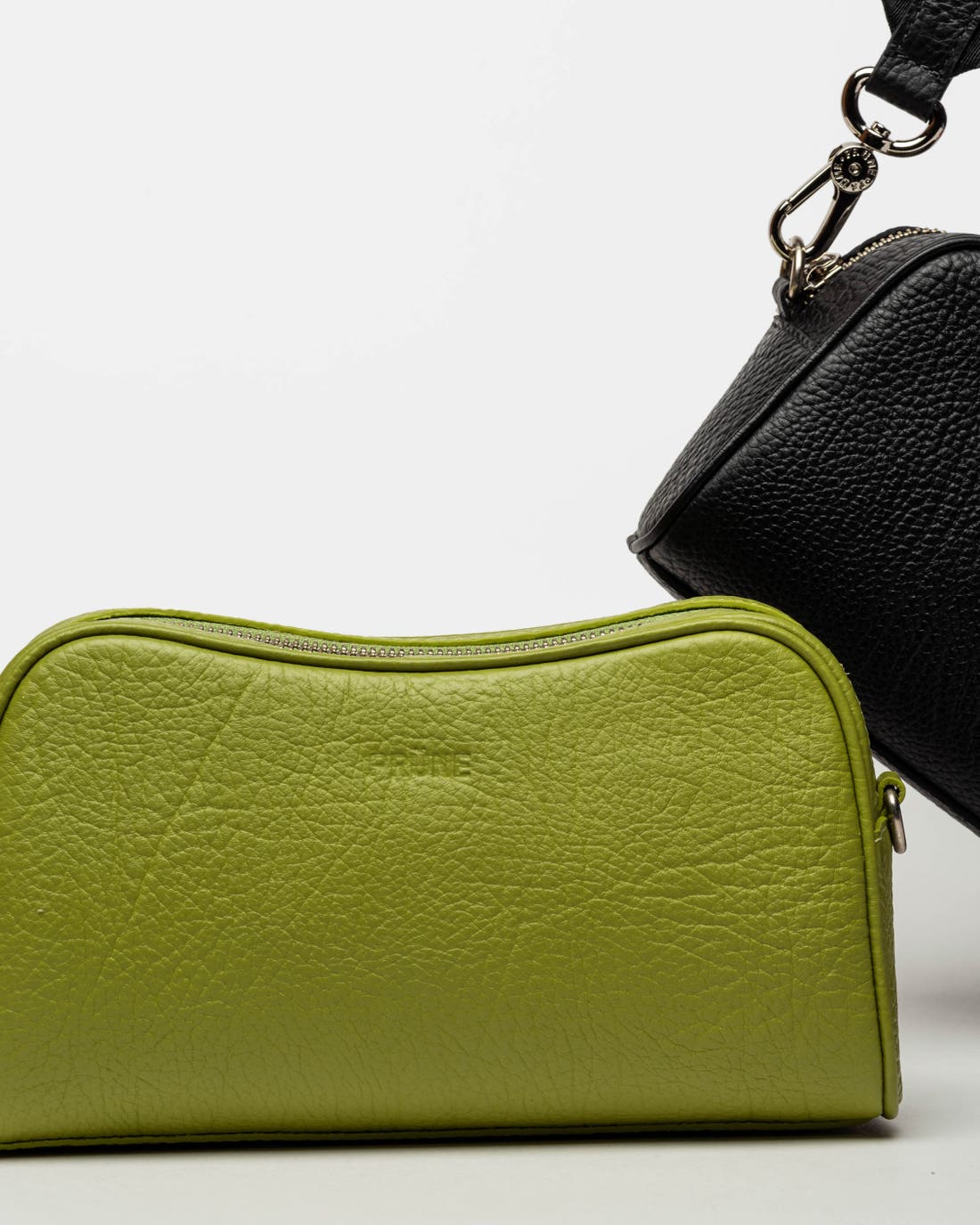 Bandolera The Club en cuero graneado