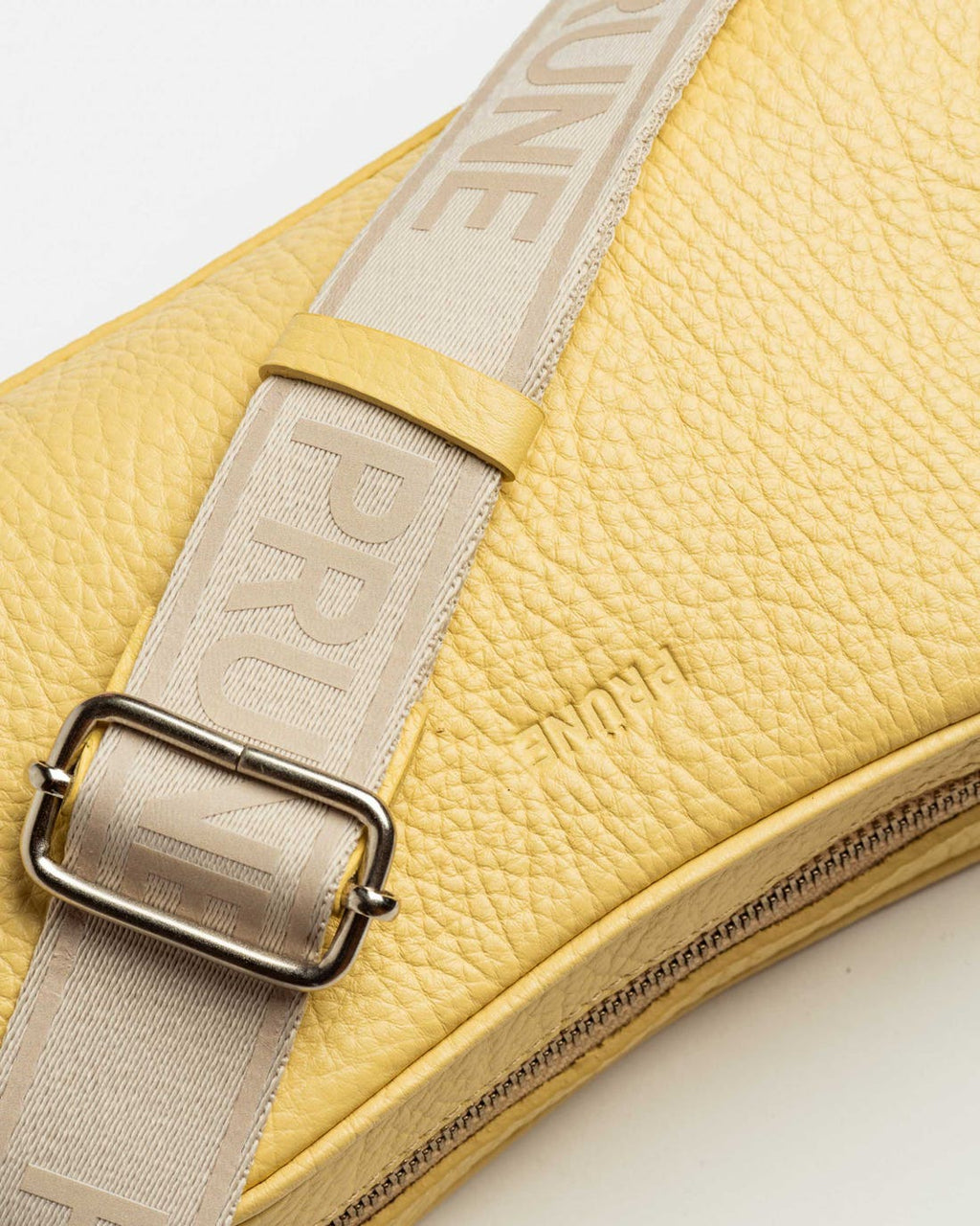 Bandolera The Club en cuero graneado