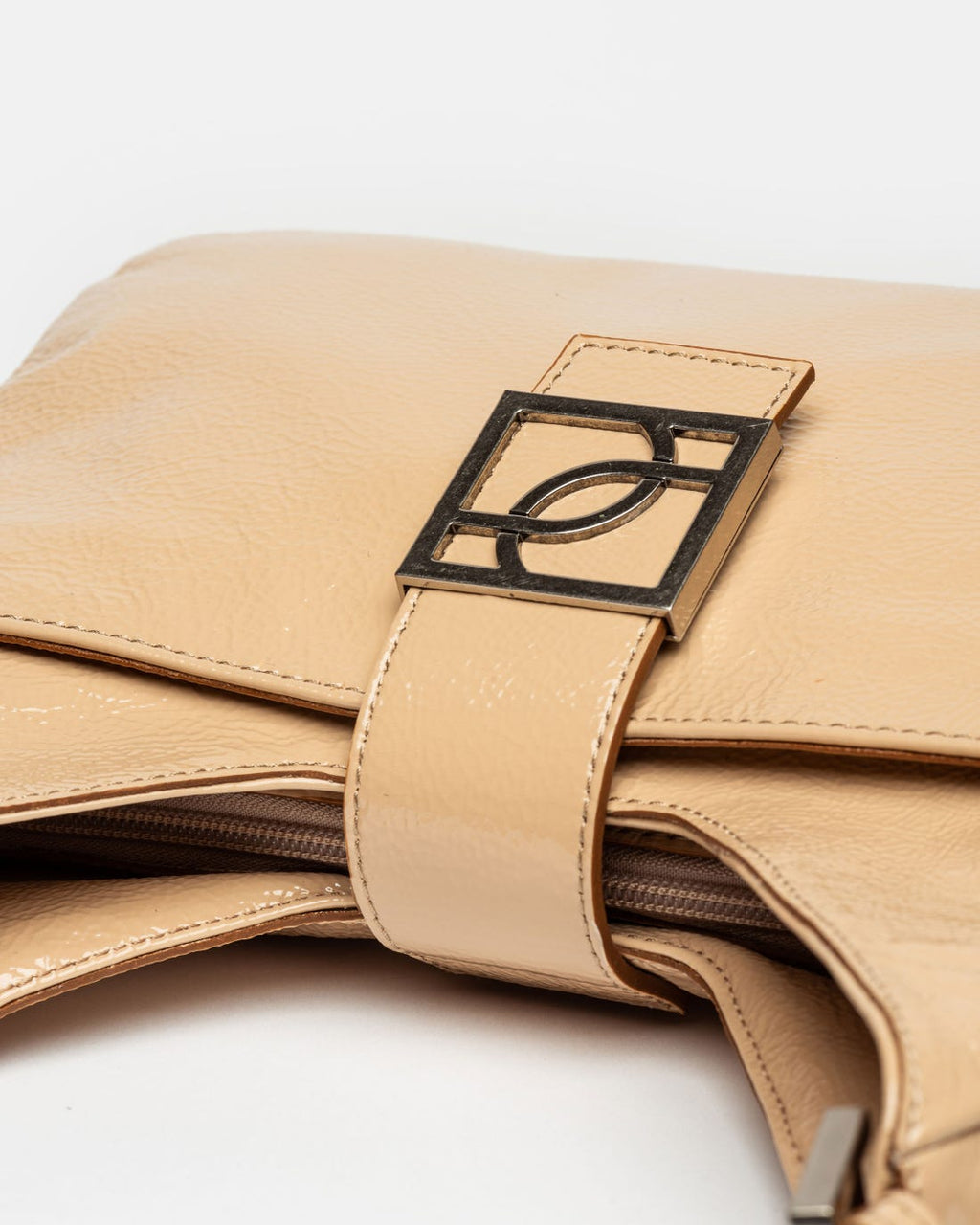 Bolso Signature en cuero charol