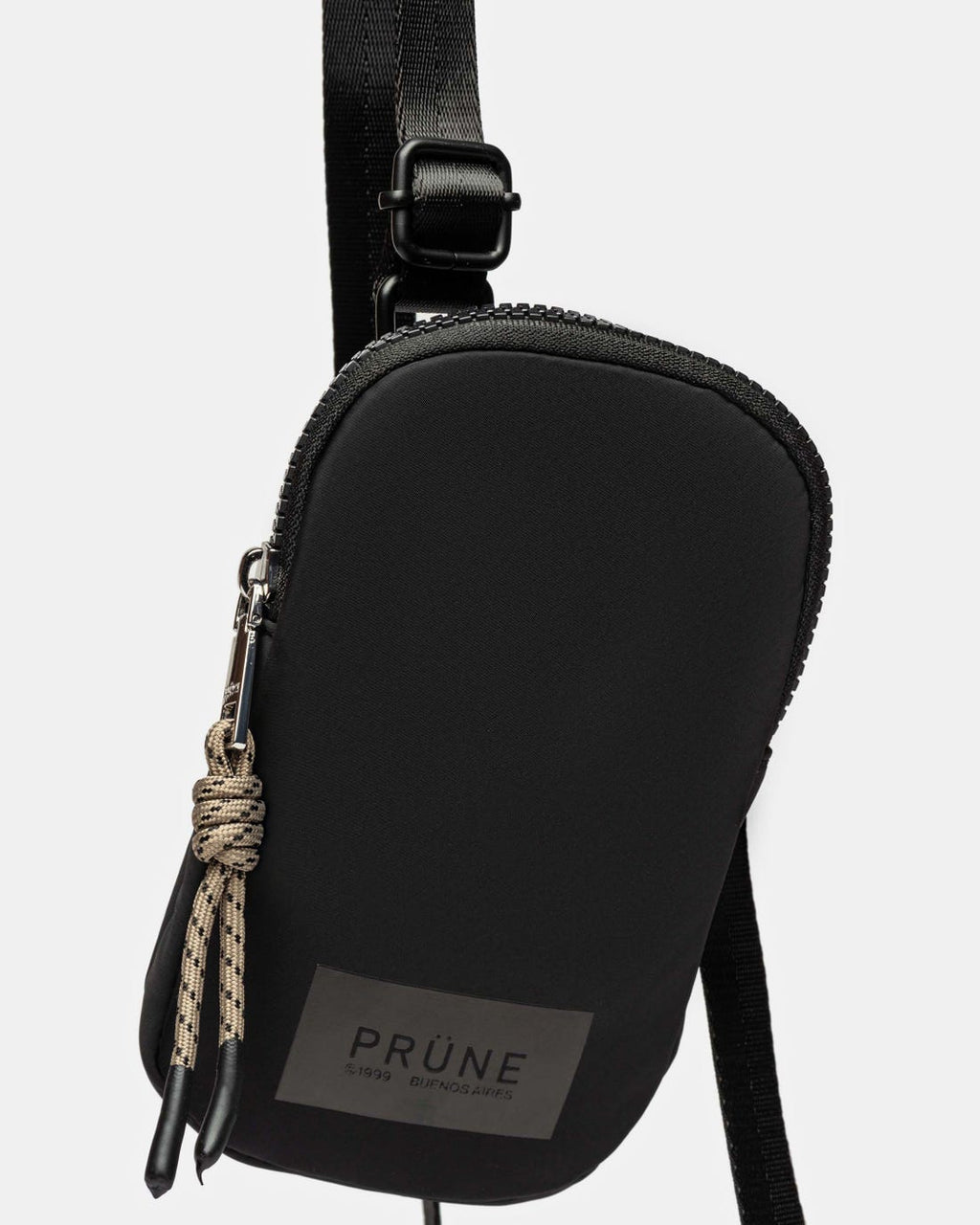 Porta celular Azami en nylon