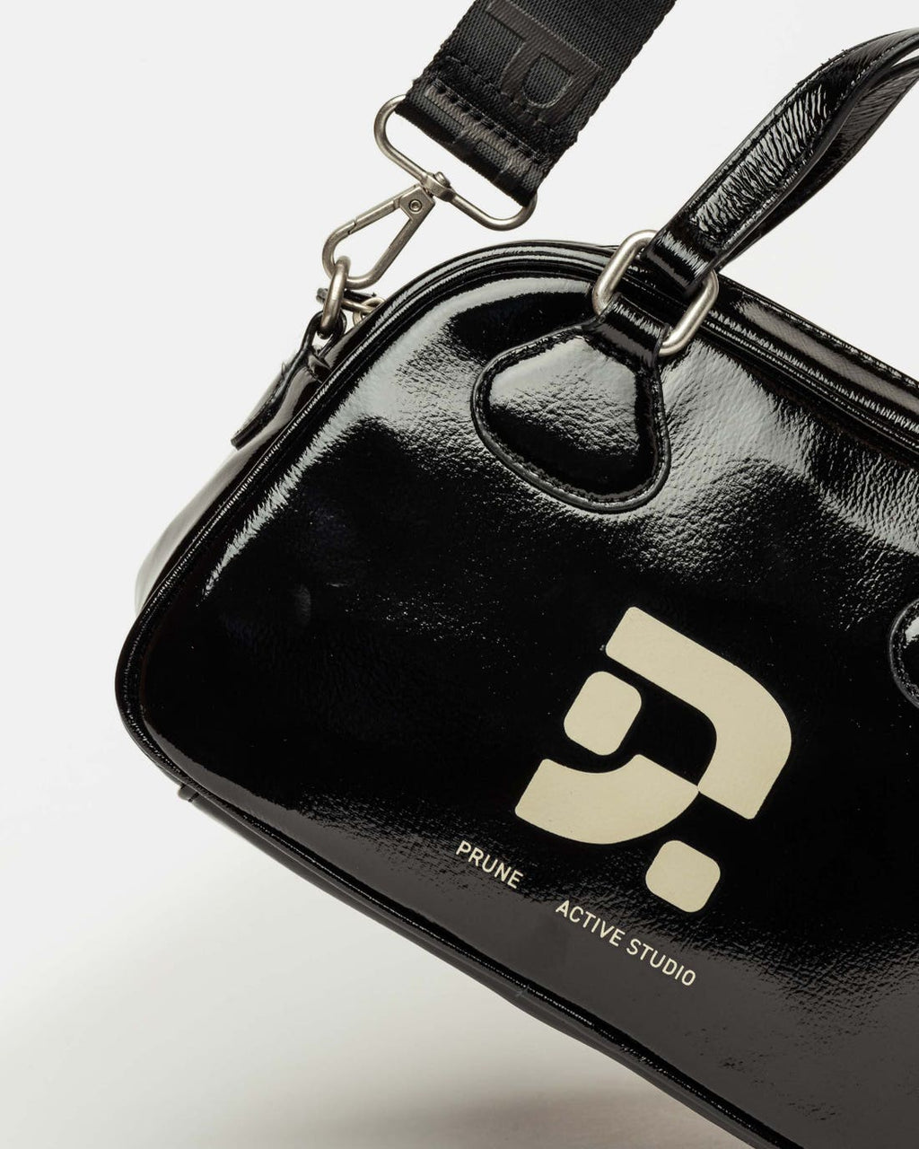 Mini bag Active Studio en efecto charol arrugado