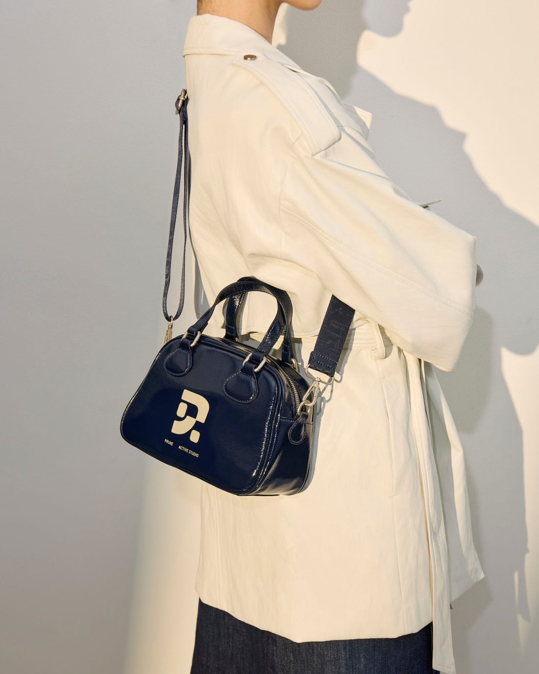 Mini bag Active Studio en efecto charol arrugado